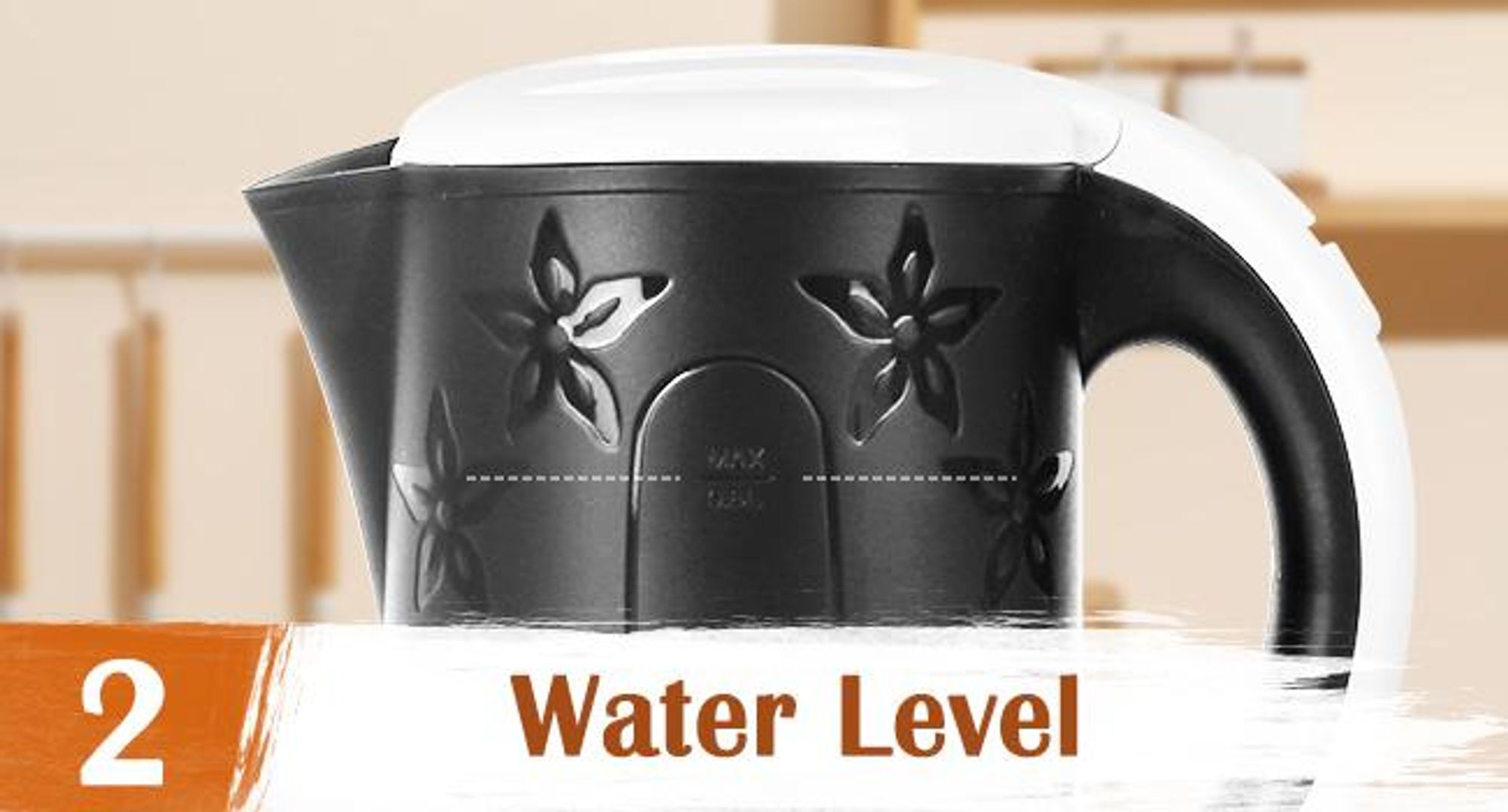 Aigostar - 0,6 L Reisewasserkocher, Mini Wasserkocher Klein 650W, Camping, 2 Tassen und 2 Teelöffel, Abschaltautomatik mit Trockenschutz, Shwarz