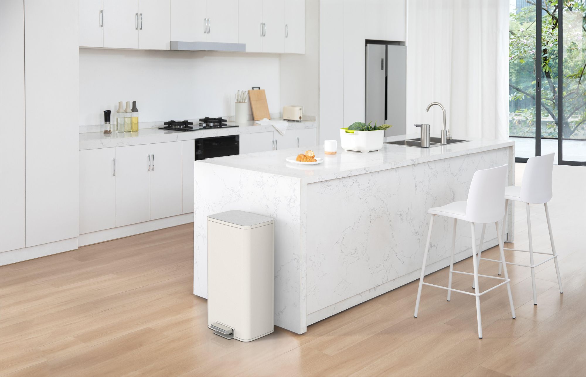 EKO - Marina Poubelle à pédale 30 litres - Acier inoxydable Plastique - Blanc crème