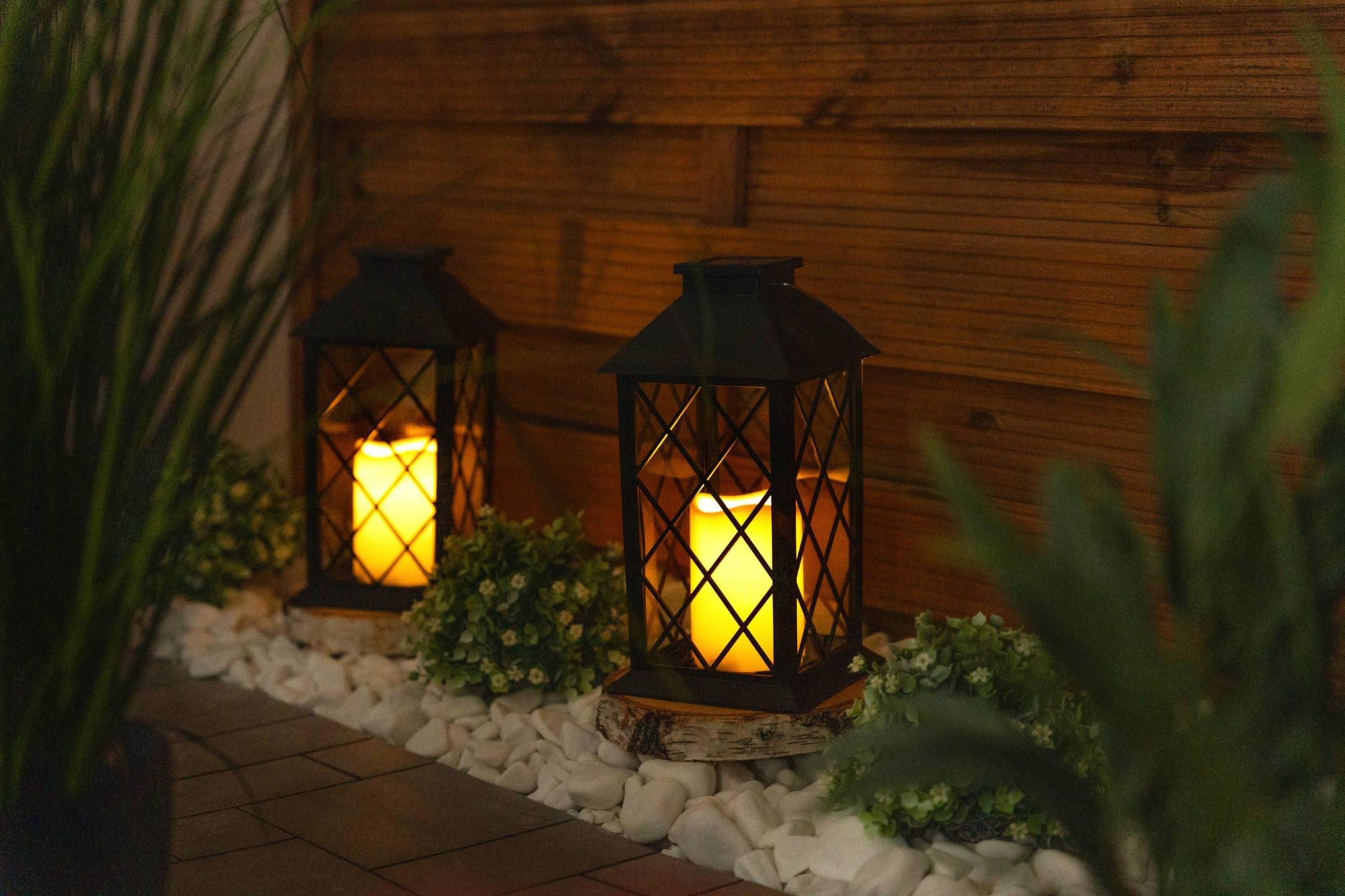 LUMILED 2x Set Solarlaterne Außen Solar Laternen Draußen LED Glas Laterne Solarleuchte Kerze Flammeneffekte Kerzenlaterne IP44 Vintage schwarz Hängend Dekorative Außenleuchte Gartenlampe