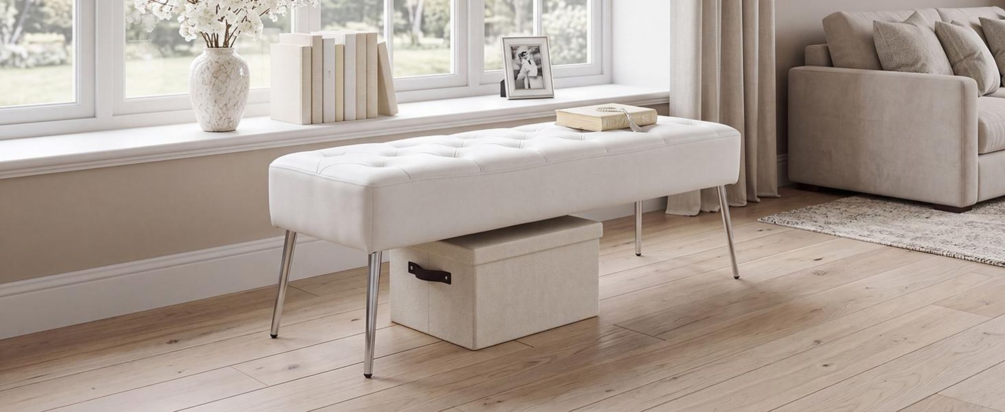 Duhome zitbank van kunstleer, gestoffeerde bank, make-up krukje, make-up tafel. Kleur: wit, materiaal: kunstleer