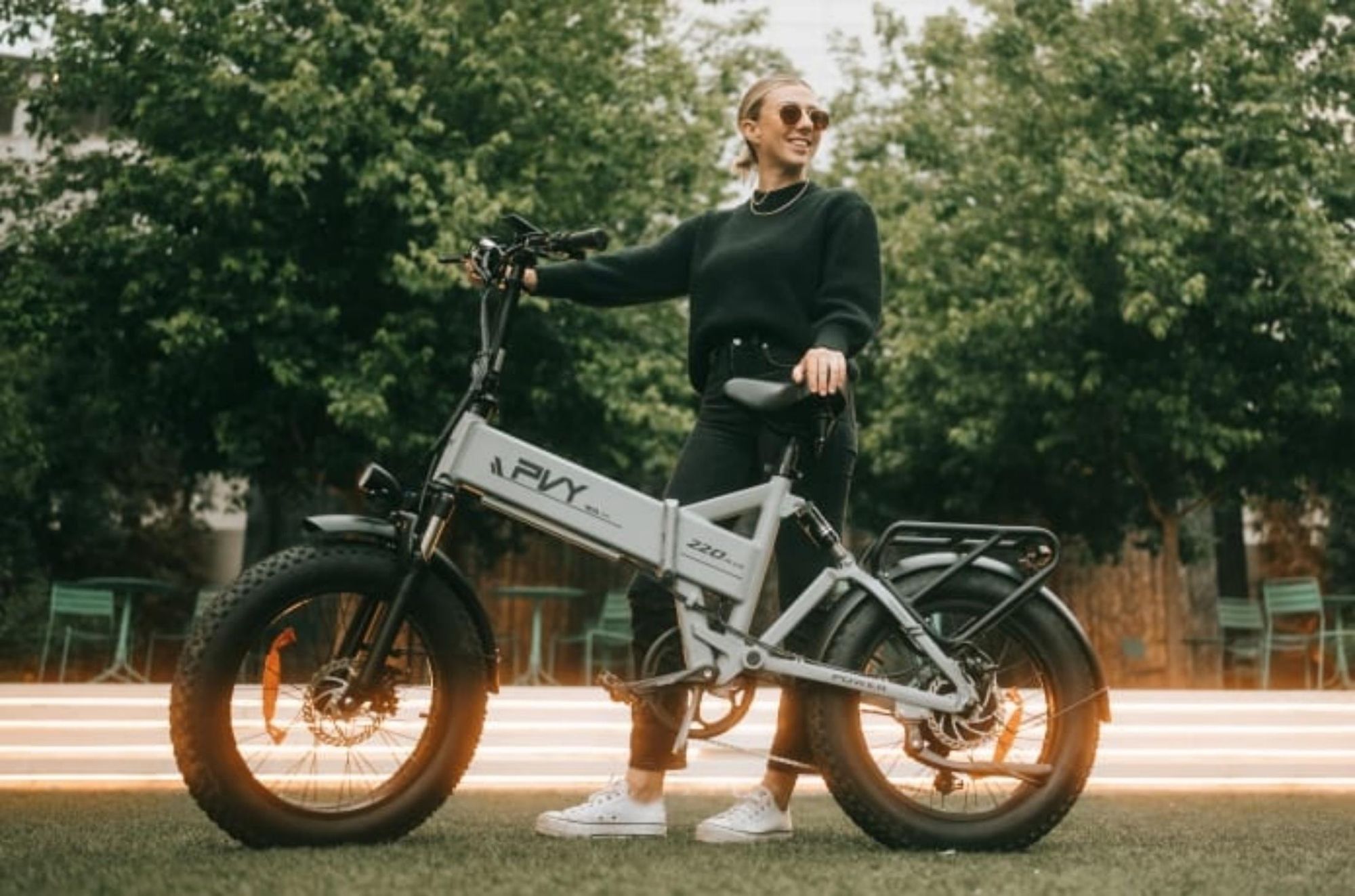 Bicicletta Elettrica PVY Z20 Plus 1000 - Motore 250W Batteria 48V16.5AH Autonomia 120KM Freno a Disco Idraulic - Beige
