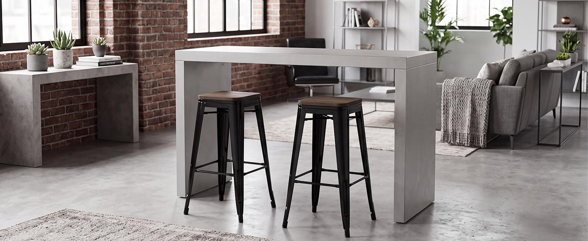 4 tabourets métalliques, couleur au choix, aspect vieilli, assise en bois, tabourets de bar empilables, couleur : noir + bois foncé, matériau : métal