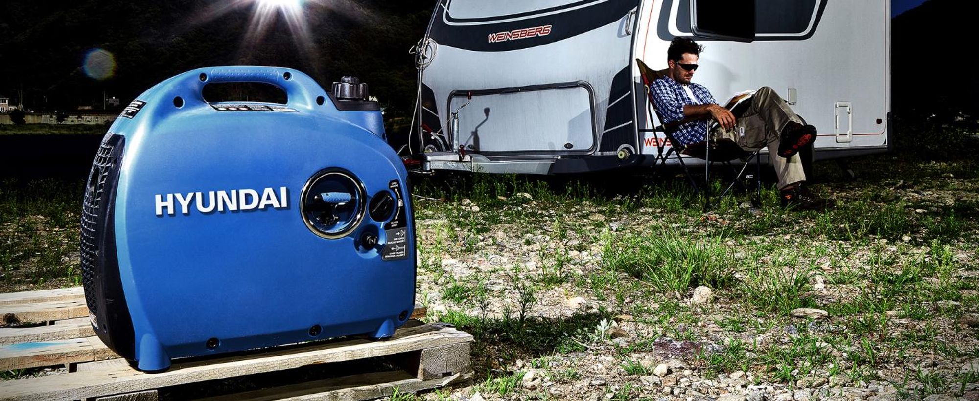 HYUNDAI Inverter-Generator HY2300Si D (2.2 kW, tragbar, 2 x 230V + 1 x 12V, 1 x USB)