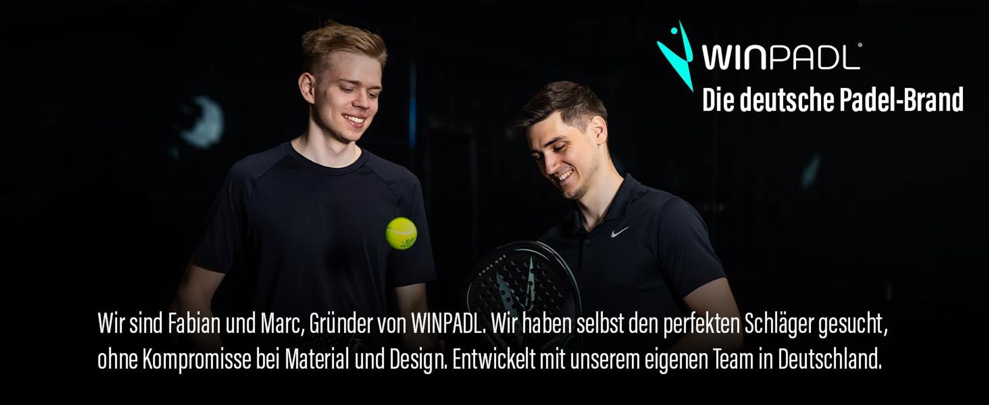 Die WINPADL-Gründer Fabian und Marc mit Padelschläger und Ball stellen ihre deutsche Marke vor.