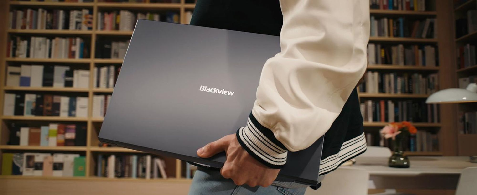 Blackview AceBook 10 18,5" FHD IPS Laptop mit 180&deg; Display & Blaulichtfilter - Intel N150, 16GB DDR4, 512GB SSD, 60,8Wh Akku, Win 11 Pro