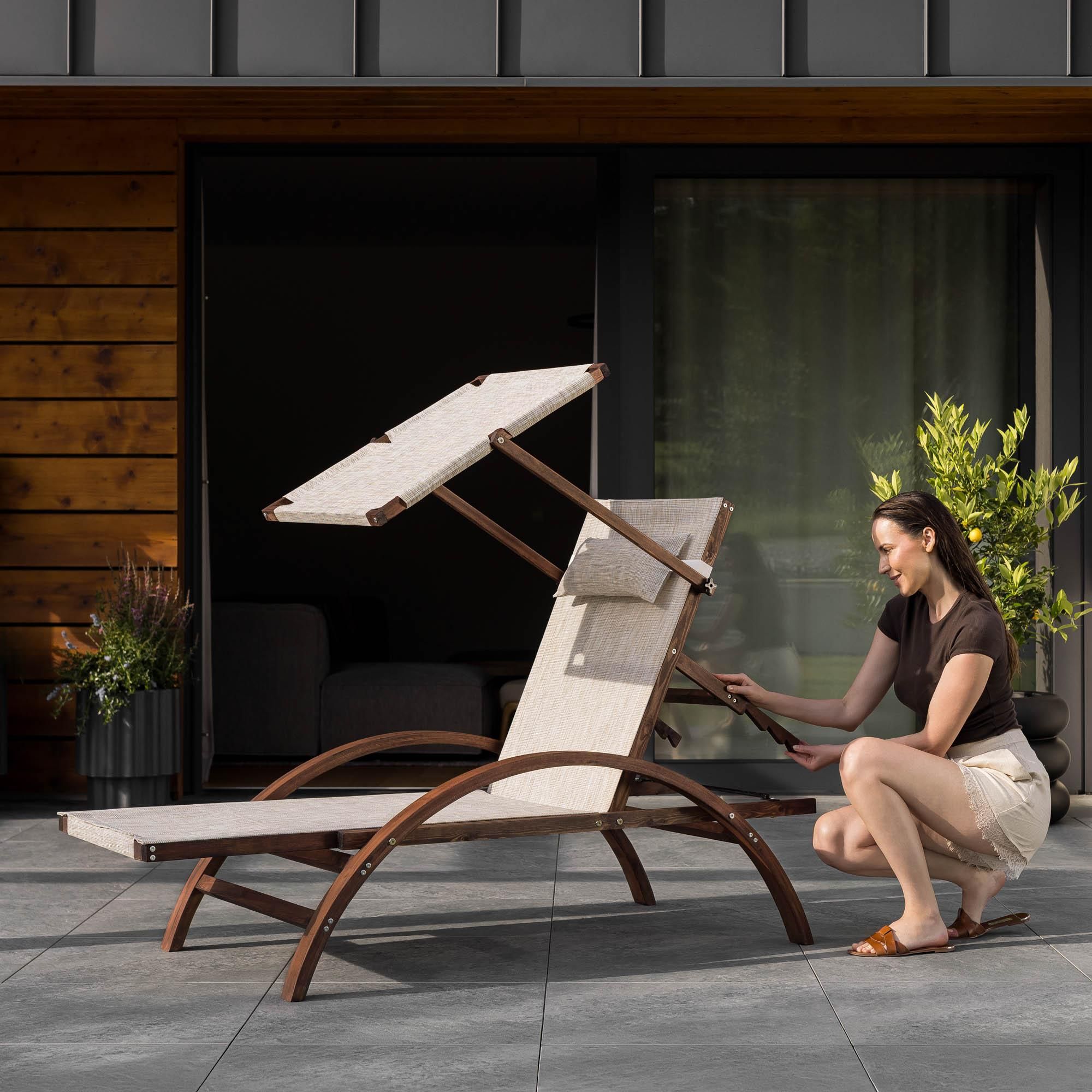 di volio Sonnenliege SPELIO – ergonomische Liege aus Lärchenholz mit Sonnendach und Kissen, wetterfester Liegestuhl für Garten (Beige)