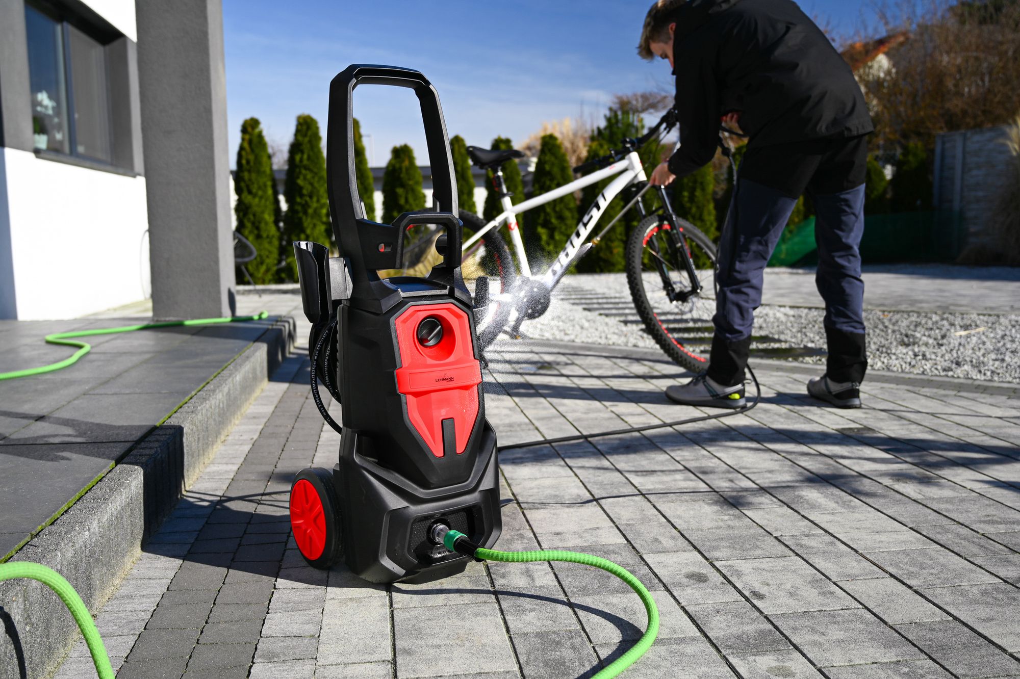 Myjka ciśnieniowa Lehmann Phoenix indukcyjna 3000 W, 350 bar, przepływ wody 480 l/h, ze zwijaczem węża 12 m, pianownicą i dyszą turbo