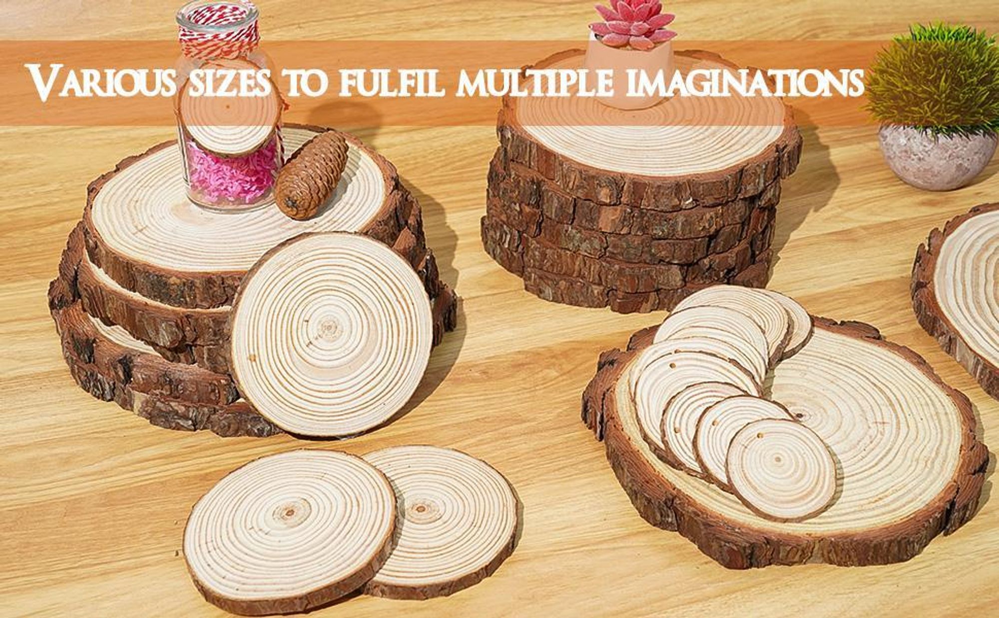 Runde Holzscheiben, Reines Naturmaterial, Blühende Naturpracht.